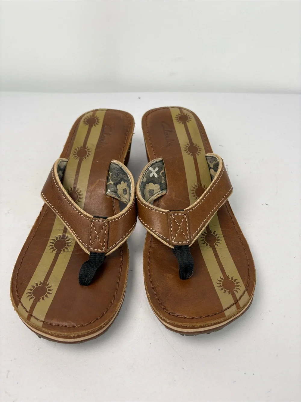 🍴Clarks Brown Tan Leather Thong Sandals